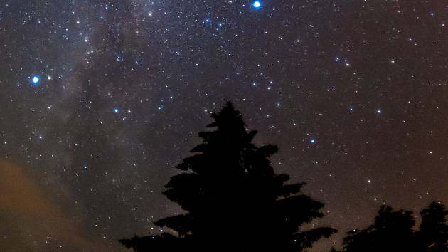 Hvězdná obloha v květnu 2019