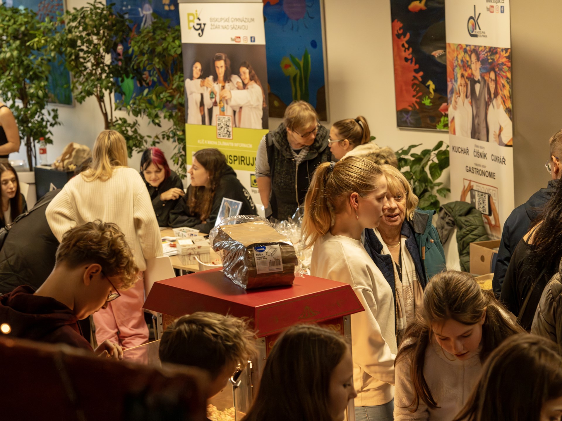 Rekordní adventní jarmark: Když pomoc spojuje lidi